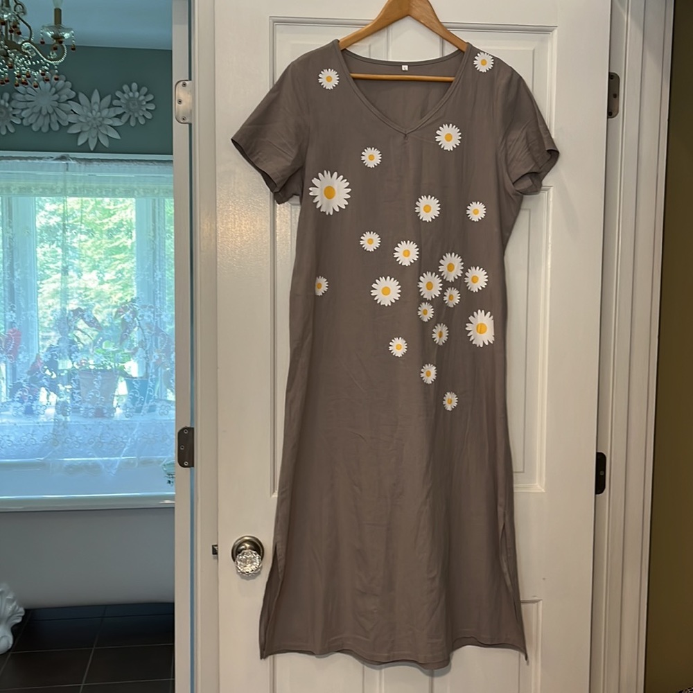 Long gray dress with daisies Size L - Picture 2 of 8